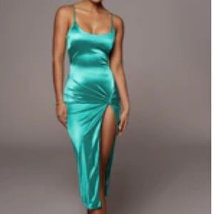 Dress never worn with tag. Has stretch